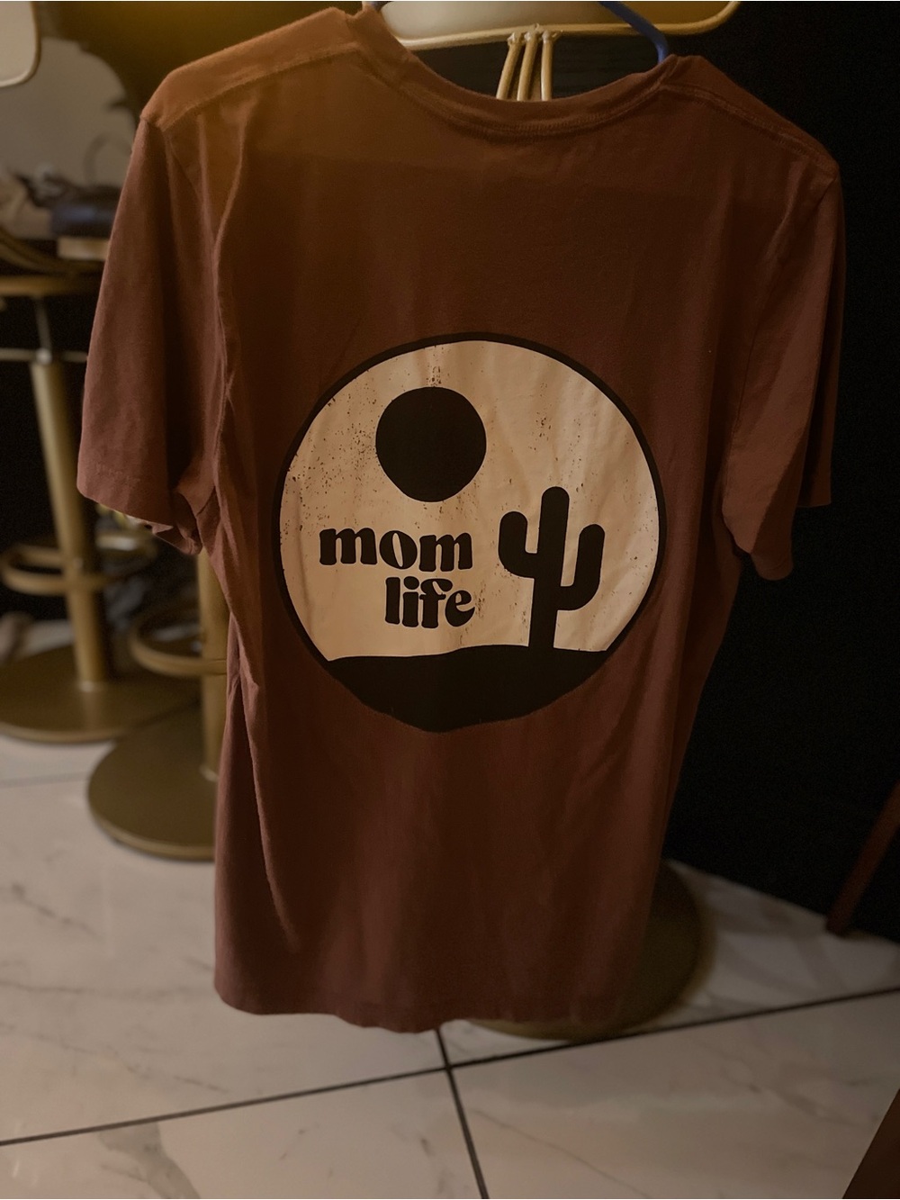Mom Life Gildan Short Sleeve Tee in Brown Size Large Like New